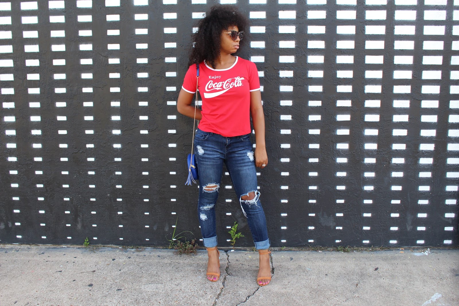 HOW TO: STYLE GRAPHIC TEE SHIRT | Single Moms Blog