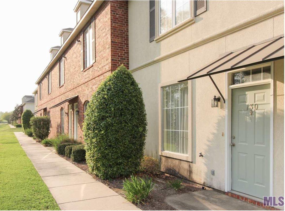 LAKE BEAU PRE TOWNHOMES LSU at its finest.