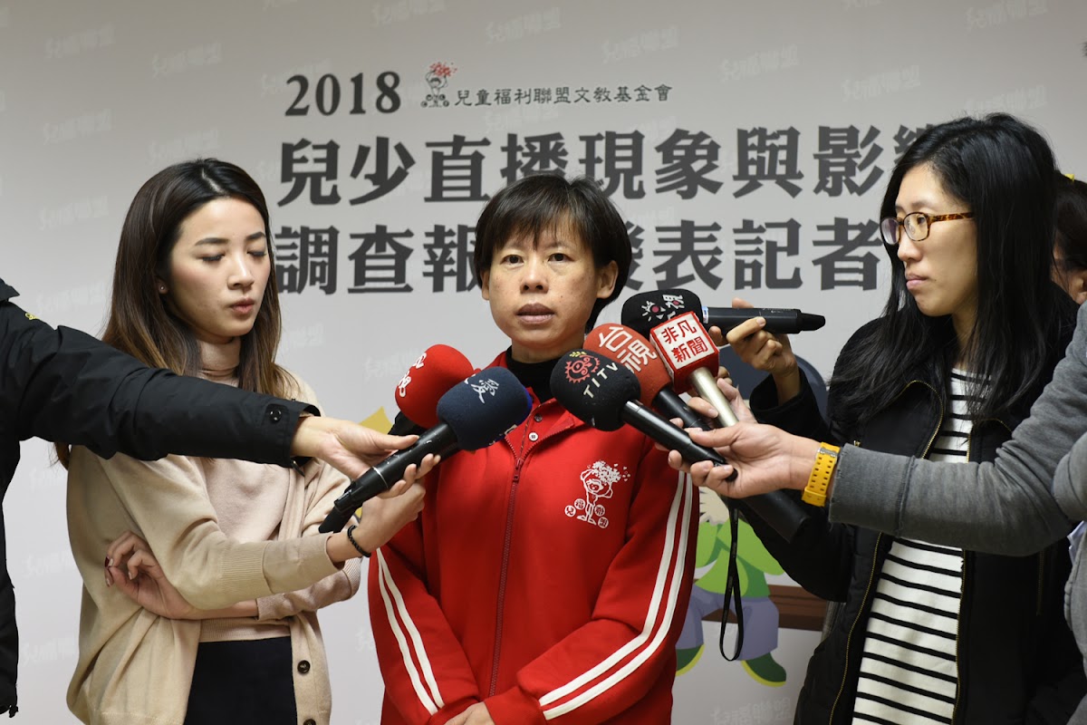 現場邀請了六年級男生可可與七年級女生Peggy一同分享兒少直播經驗。