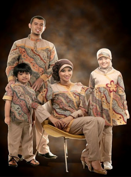 Baju keluarga model batik