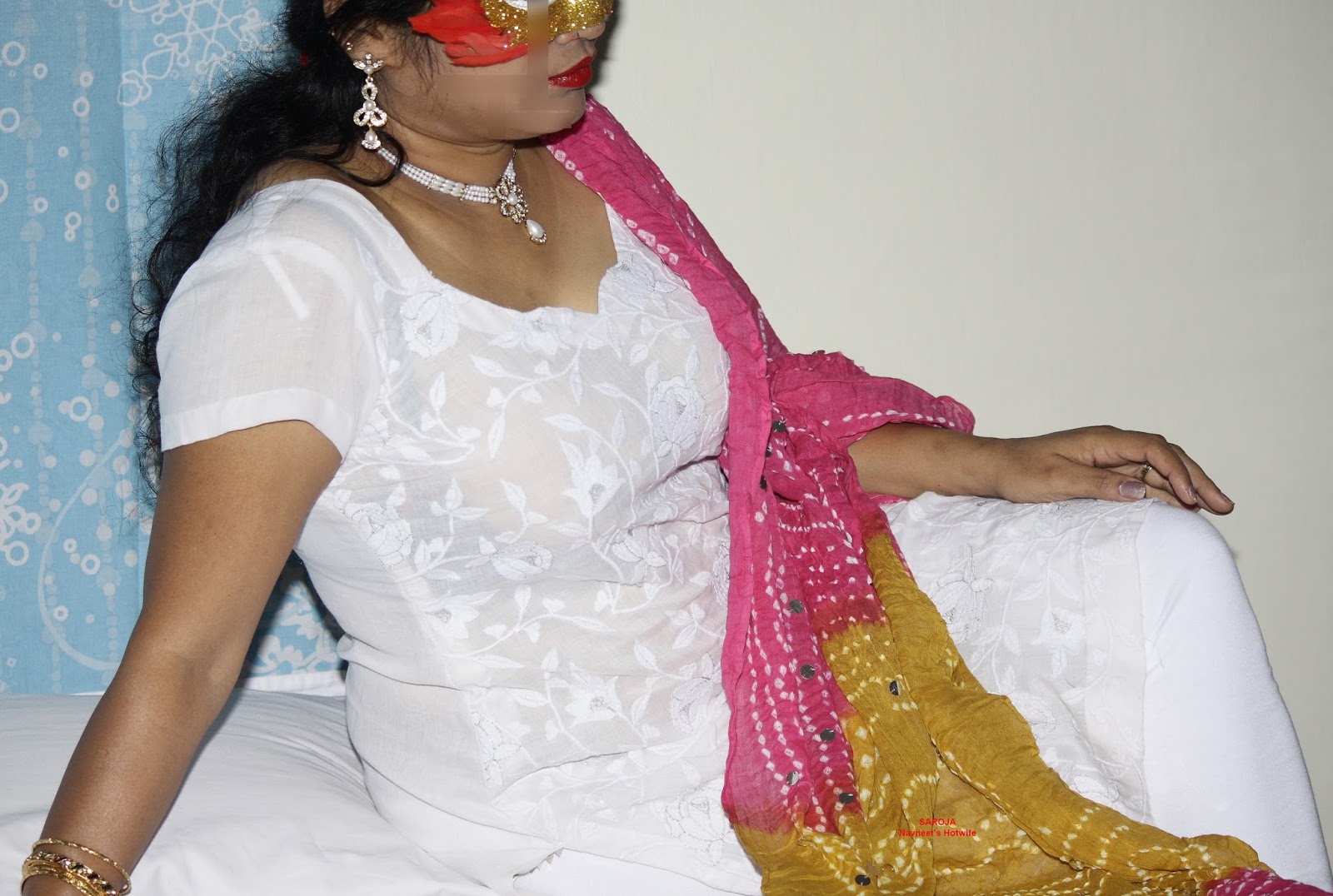 Aishwarya Rai Saroja Bhabi White Chudidaar Strip