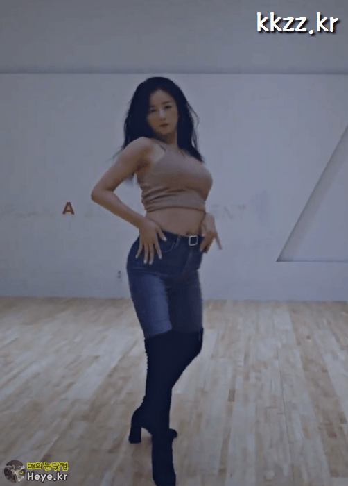 춤 좀 추는 에이핑크 윤보미