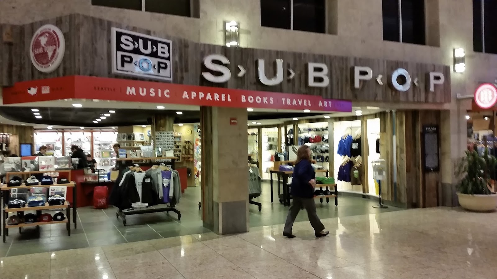 32 RPM SUB POP RECORD STORE SEATTLE SEATAC AIRPORT, SEATTLE, USA