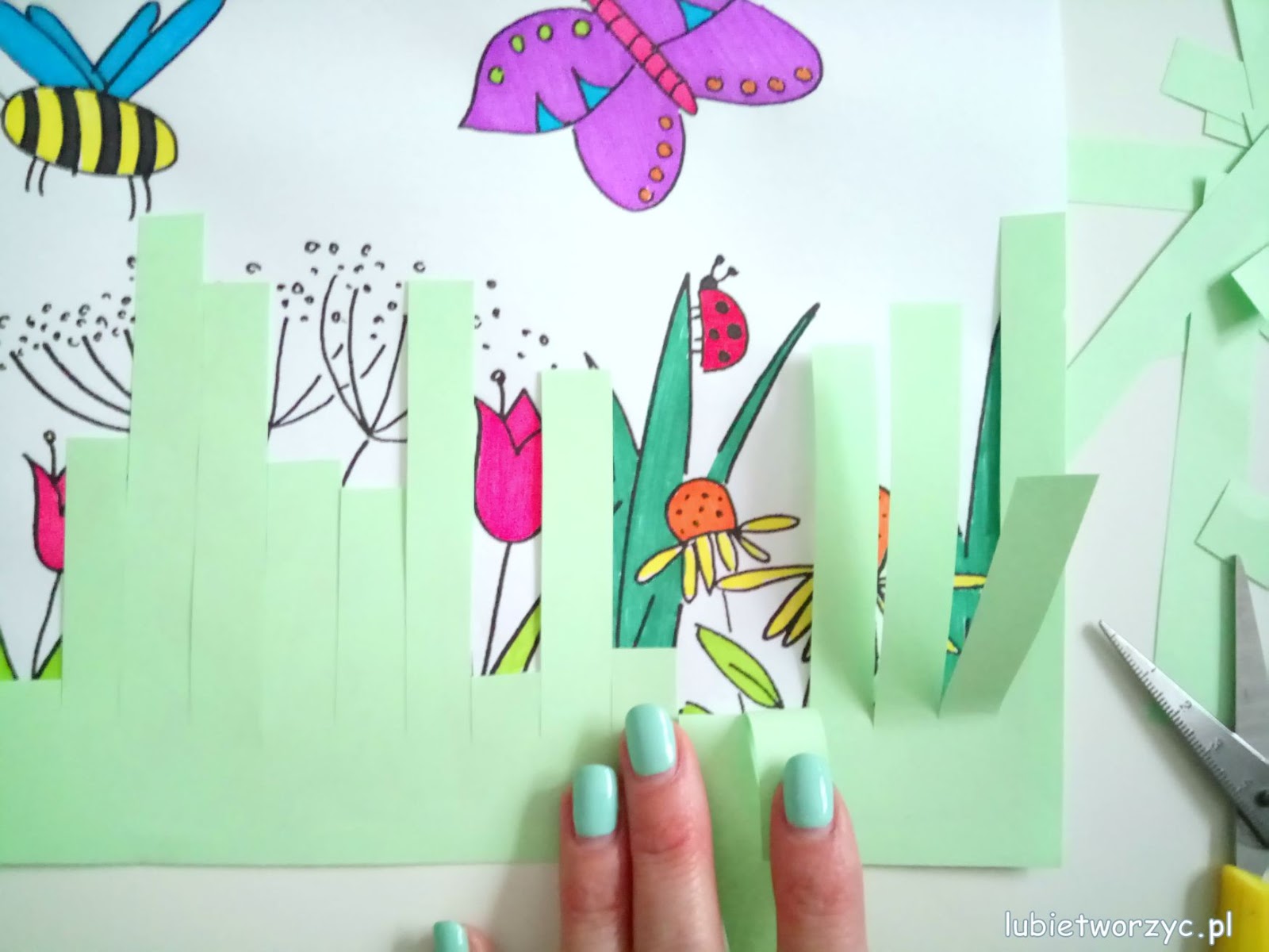 Trawa Na Wiosennej Lace Zabawa W Wycinanie