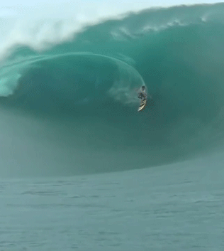 자이언트 웨이브 서핑