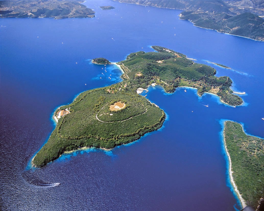 Iconic Jackie Onassis On The Island Of Skorpios - Corinna B's World