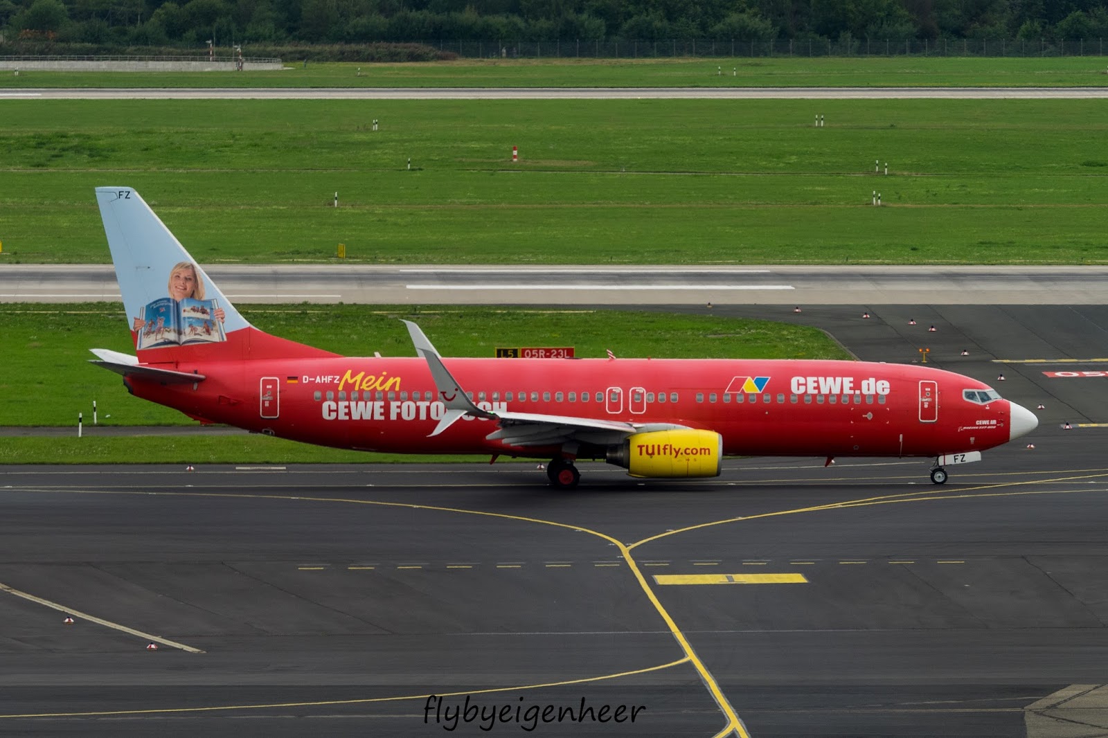 Flugzeuge D Ahfz Boeing 37 8k5 W 38 Tui Rewe Fotobuch Dusseldorf