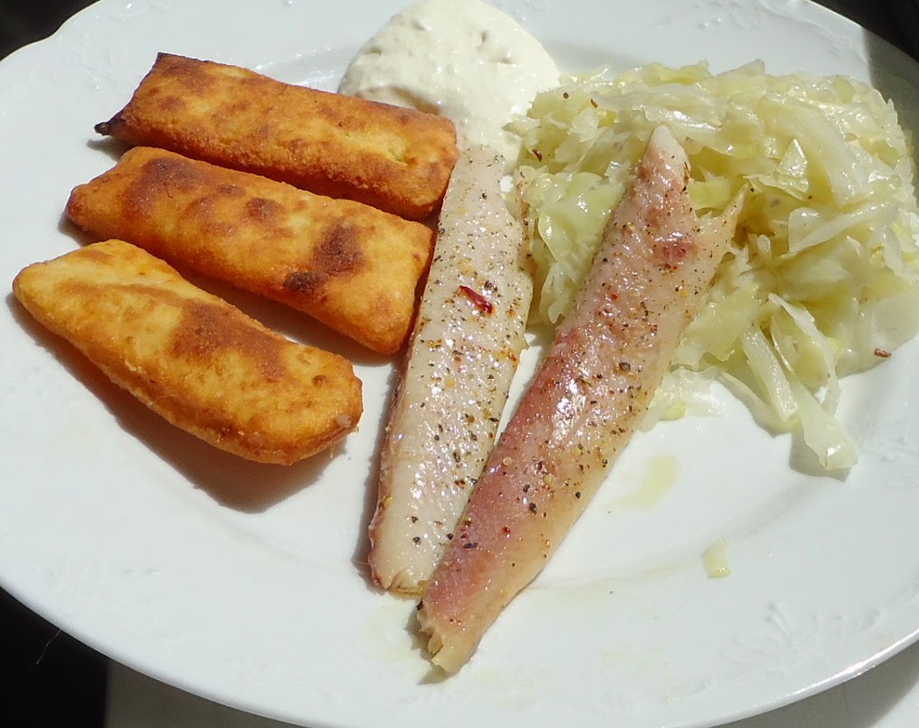 auchwas: &amp;quot;Erdäpfelblattln&amp;quot; - Weißkraut-Salat- Räucherforelle