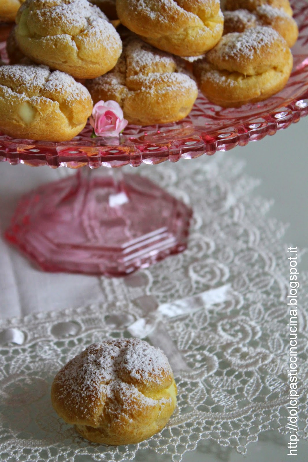 Bignè alla crema pasticcera