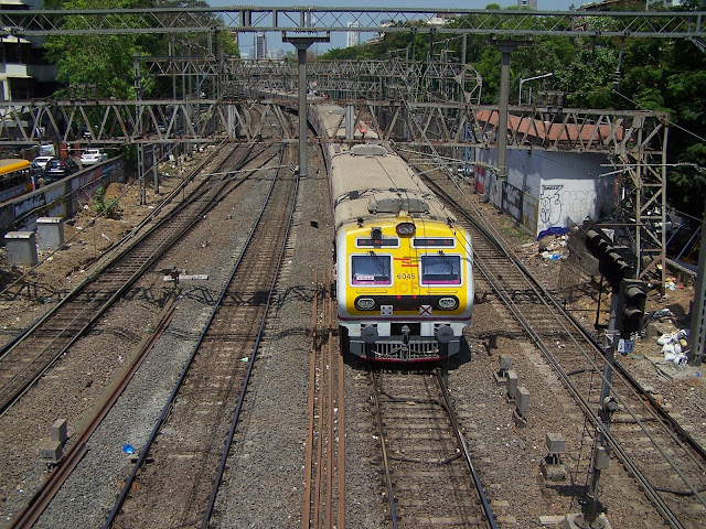 Un train à Bombay