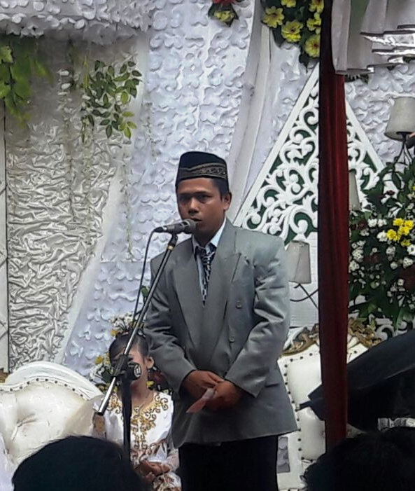 Contoh Teks Pidato Penyerahan Pengantin Pria Bahasa Jawa