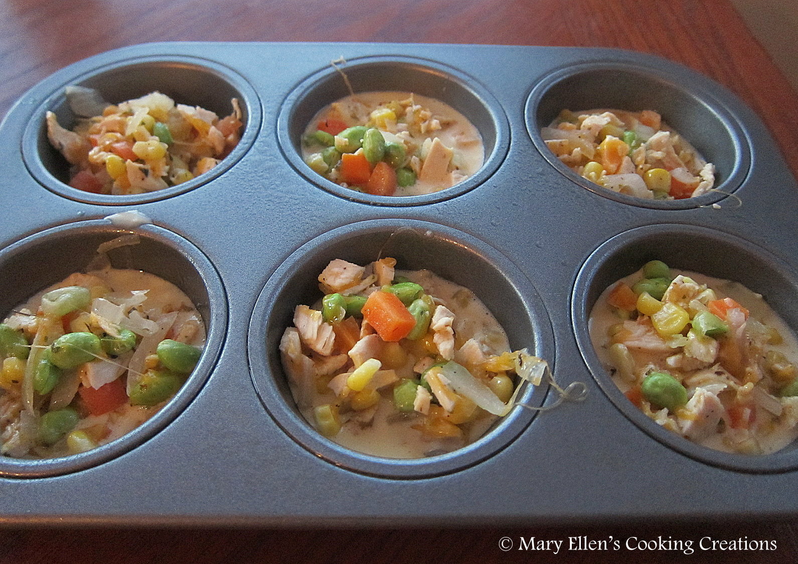 Mary Ellen's Cooking Creations: Mini Chicken & Biscuit Dinner