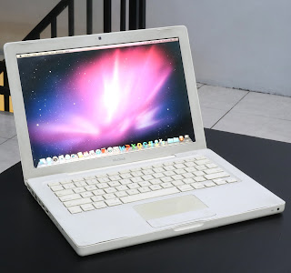 MacBook White Core2Duo Early 2008 Di Malang