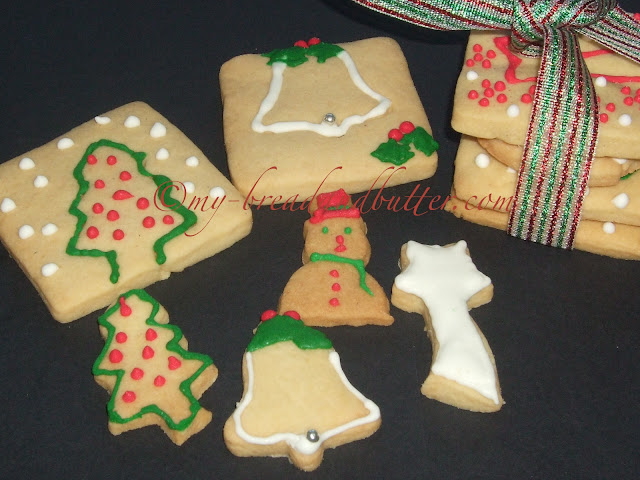 Bread and Butter&hellip;.: My first Christmas cookies and my greetings for