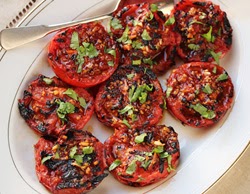 Ant grotelių kepti pomidorai receptas