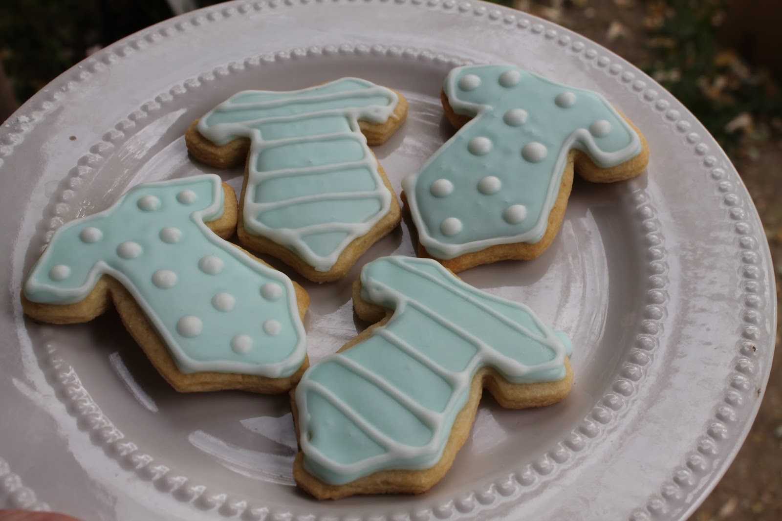 Christy Robbins: Gender Reveal Baby Onsie Cookies