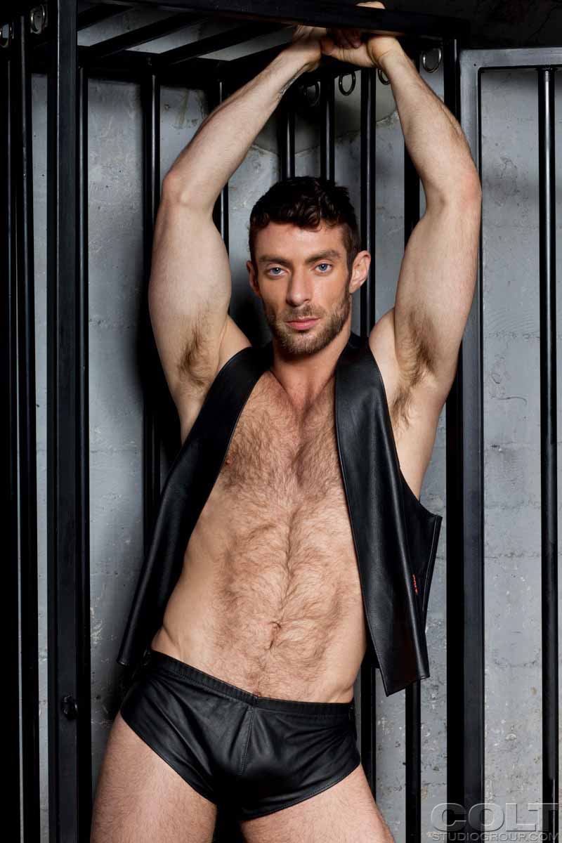 Brutos-Eros: Scott Carter