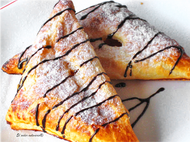 Triángulos de hojaldre de manzana caramelizada