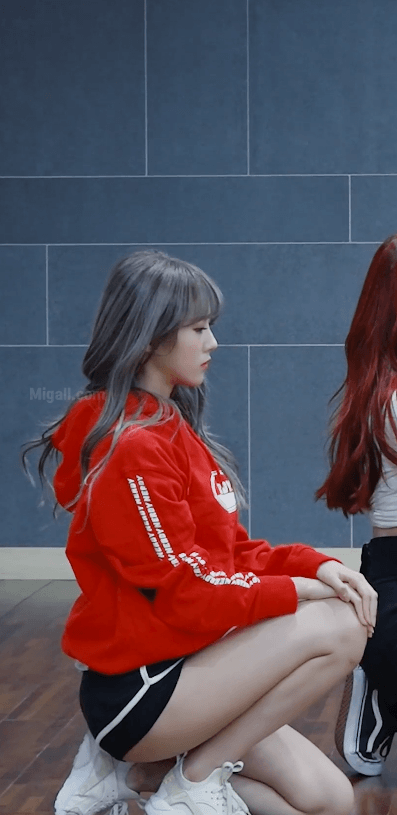 우주소녀 루다 사복 돌핀팬츠