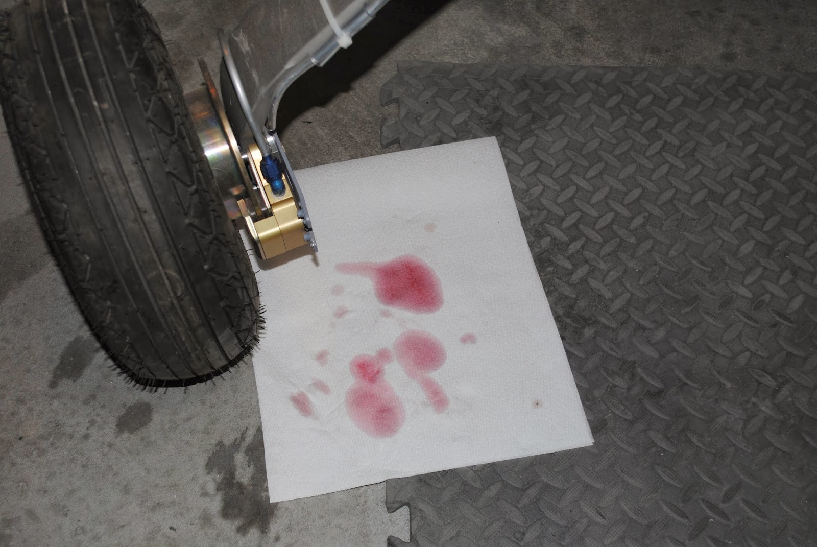 RV12 Builder in Sandy, UT Remove Air Bubbles From The Left Brake Lines