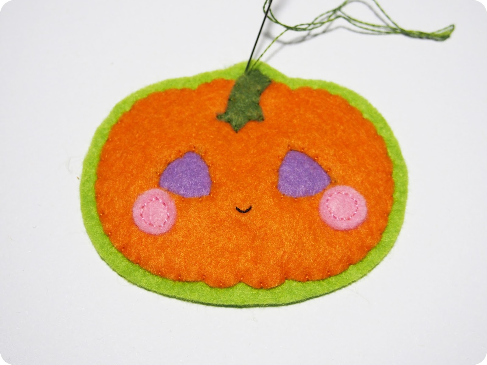 Crafters Boutique: Free Pattern of the Month - Halloween Pumpkin Brooch