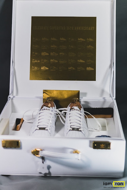 adidas superstar top secret