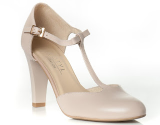 różowe buty ślubne na pasek różowe buty ślubne czółenka na ślub moda ślubna jakie buty na ślub