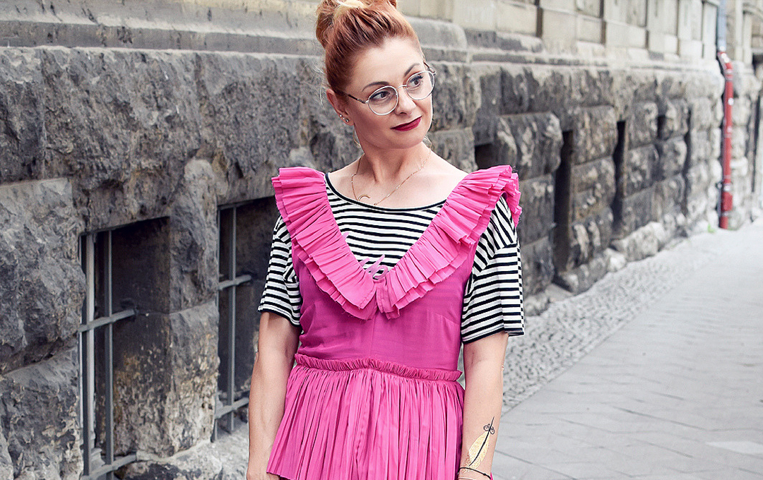 Gerçekte taktik buket  Sommerkleid in Pink und die schönsten Volantkleider online / Outfit &  Shoppintipps | die EDELFABRIK | Das Ü40 Magazin! Mode, Beauty, Reise,  Lifestyle