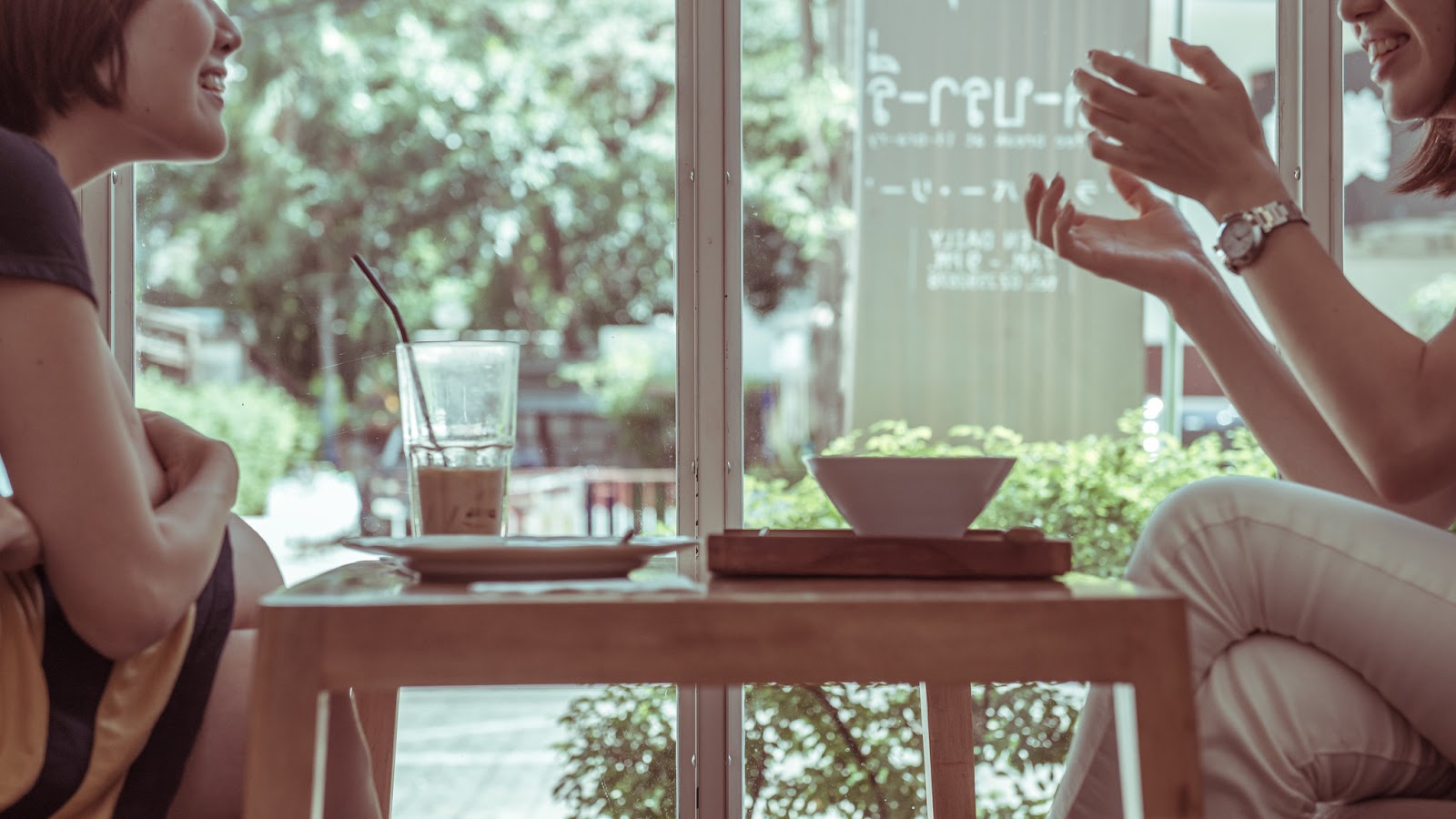 "Wrap around my little finger" nghĩa là gì?