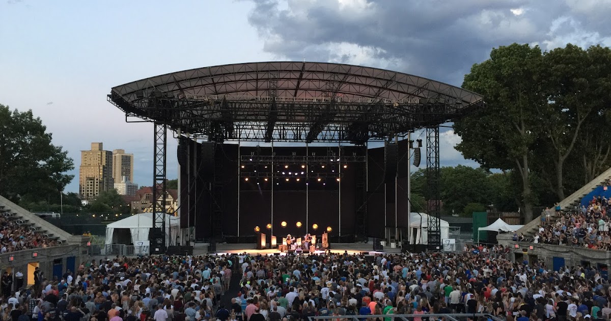 Edge of the City Chris Stapleton Concert Pic