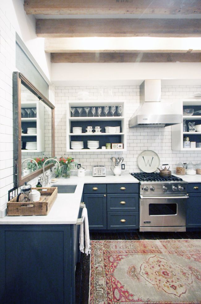 Eye For Design: Blue And White Kitchens......Classic AND Trendy