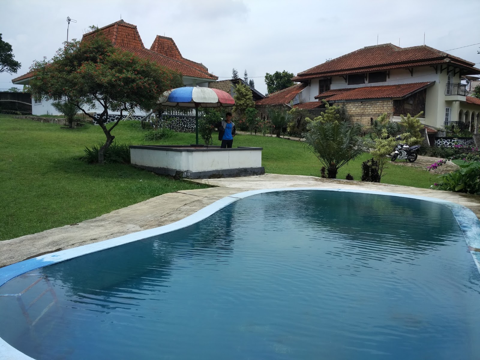 SEWA VILLA DI PUNCAK: VILLA HARGA 2,5 - 3 JUTAAN
