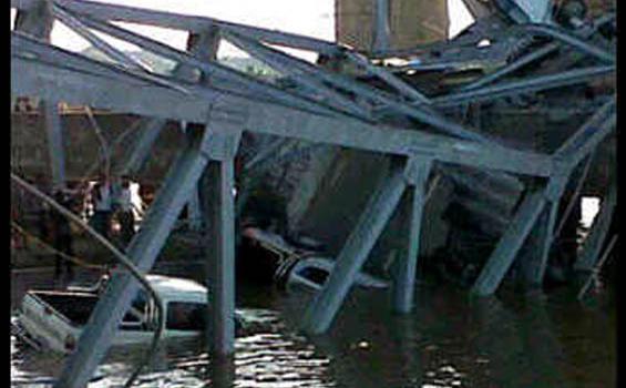 Novita Puteri Jembayan Mahakam Runtuh, Kok Bisa.??