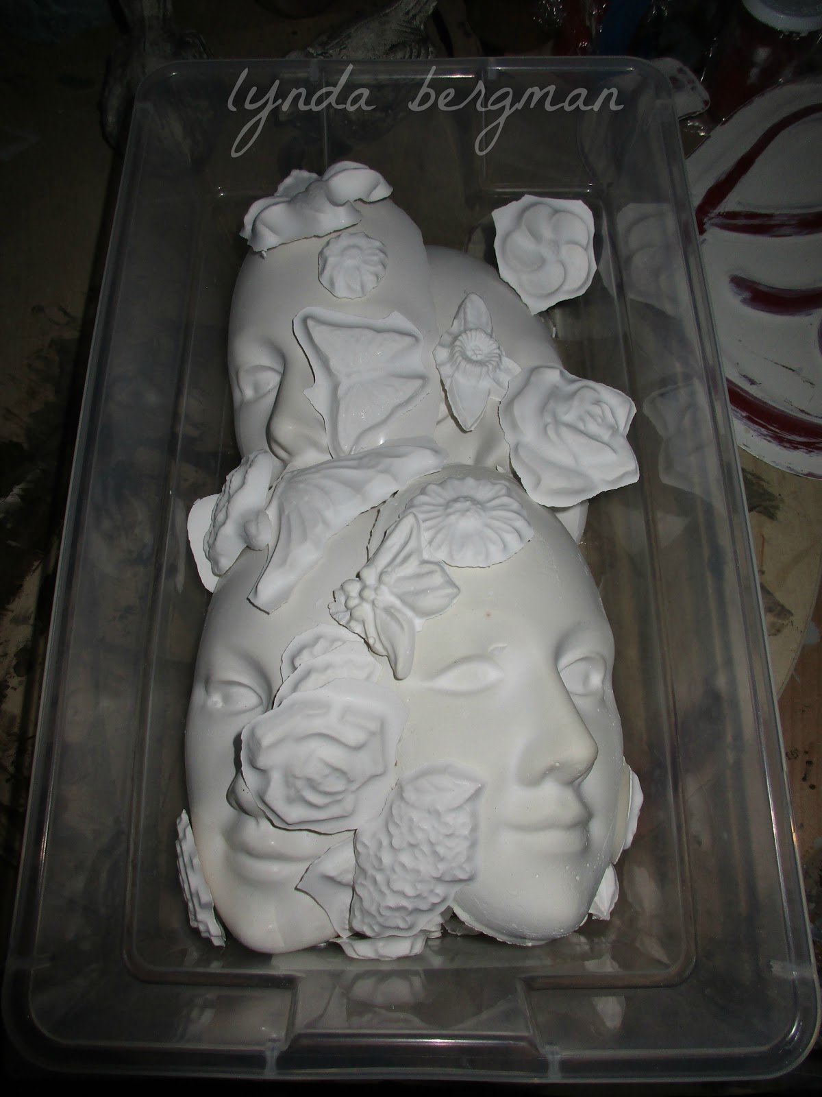 LYNDA BERGMAN DECORATIVE ARTISAN MAKING ART WITH MOLDS & PLASTER OF PARIS