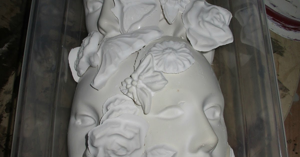 LYNDA BERGMAN DECORATIVE ARTISAN MAKING ART WITH MOLDS & PLASTER OF PARIS