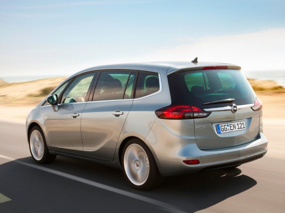 Opel zafira 2012 года