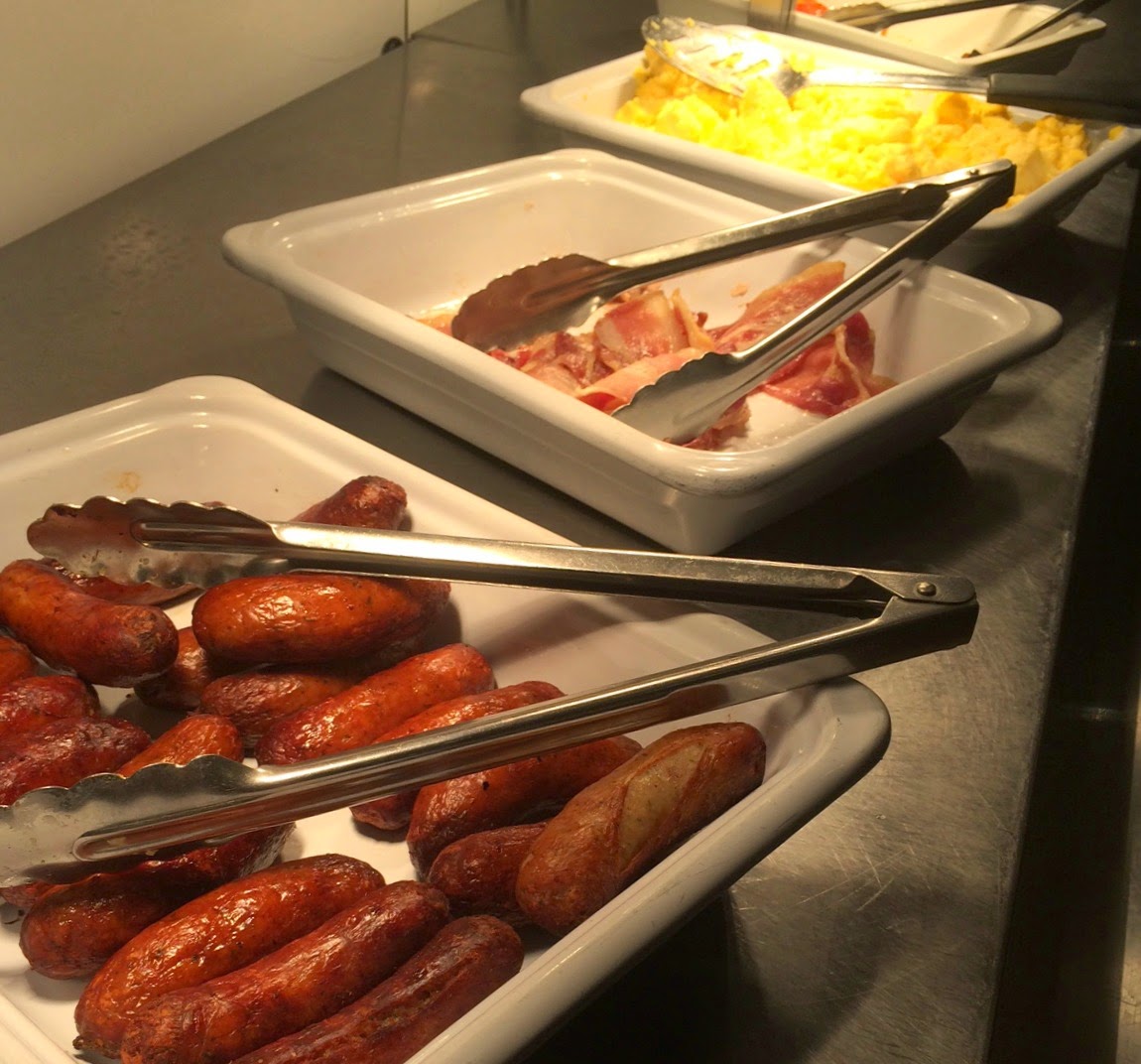 Travelodge Birmingham Airport buffet breakfast
