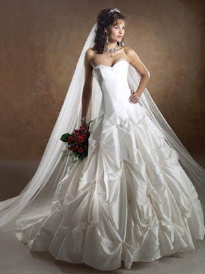 http://3.bp.blogspot.com/-Tq8y-0xJn5s/TvYRWUlQd8I/AAAAAAAAAAc/JlpeIo7XgUY/s400/Beautiful-Wedding-Dress-Designs-2.jpg