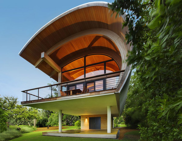 C-shaped House - A Modern Pension