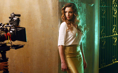 Emily Bett Rickards HD Wallpaper Emily Bett Rickards HD Wallpaper