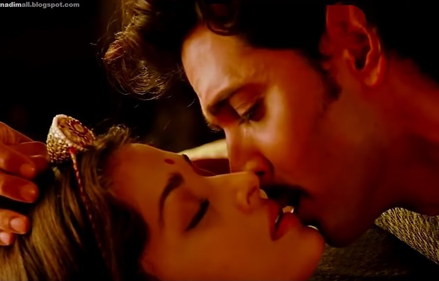 [Image: aishwarya%2B2008-02-15%2Bjodha%2Bakbar%2B19.jpg]
