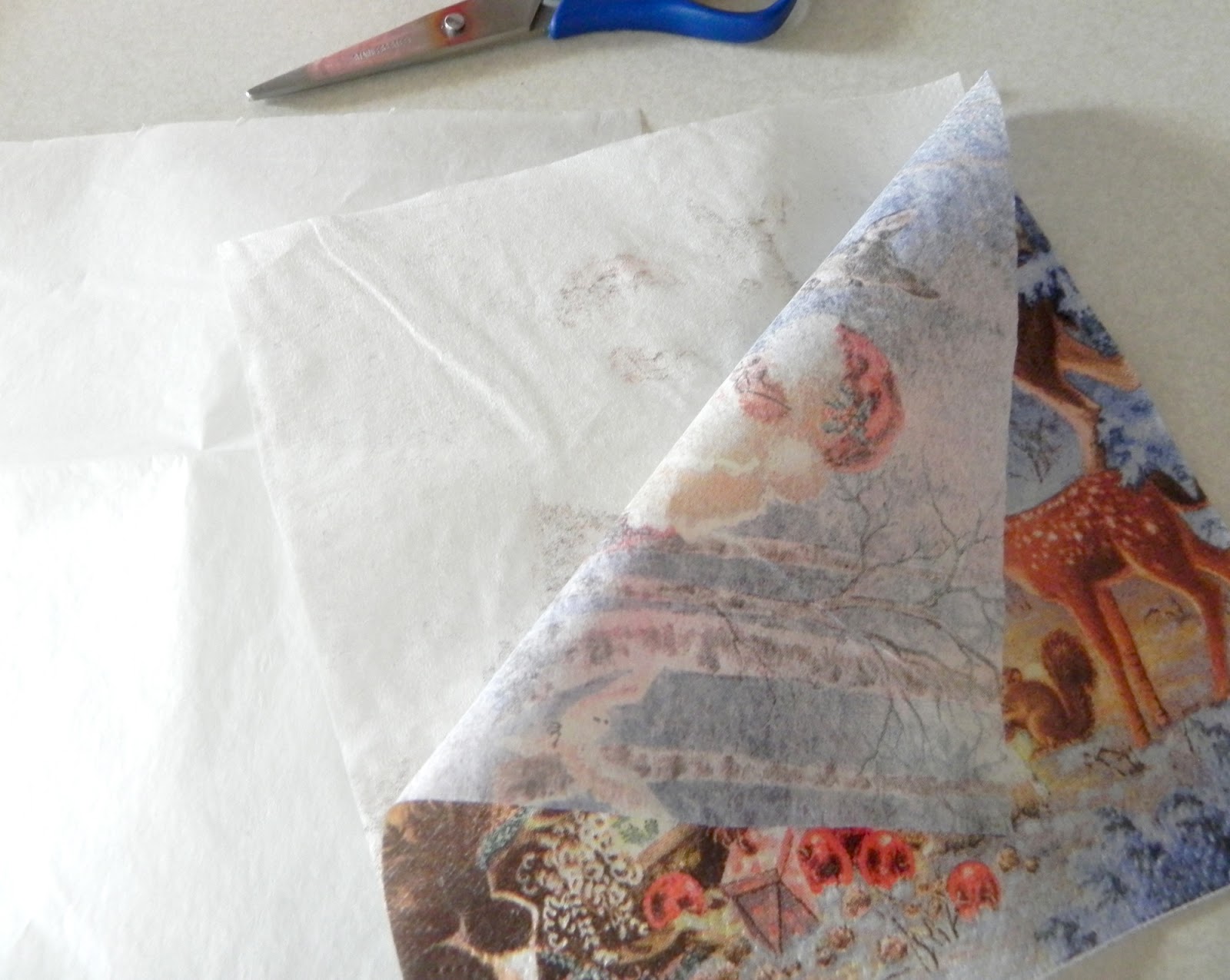 SybillinartNews Decoupage a glass plate Tutorial