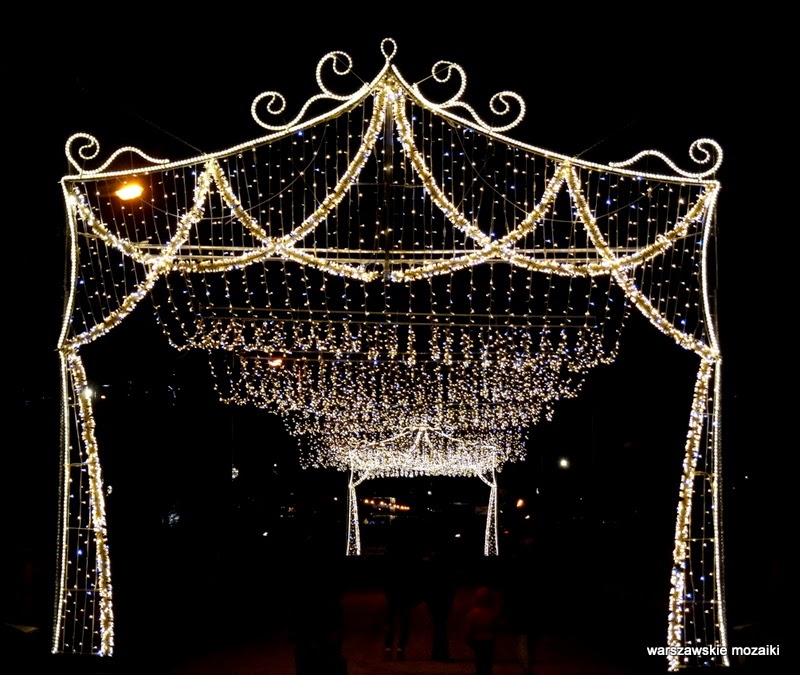 iluminacje dekoracje świąteczne Alicja z Krainy Czarów Wilanów Warszawa warszawskie iluminacje dekoracje świąteczne