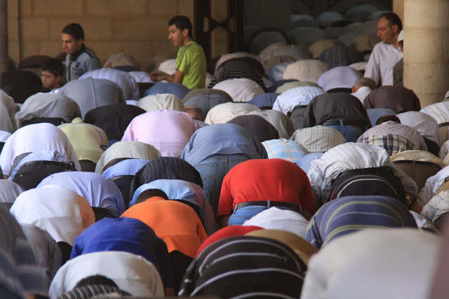 Visitar AMÃ e descobrir os encantos de uma cidade muçulmana no Ramadão | Jordânia