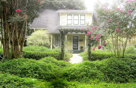 The OtHeR HoUsToN: BUNGALOW FRONT YARD GARDEN IDEAS