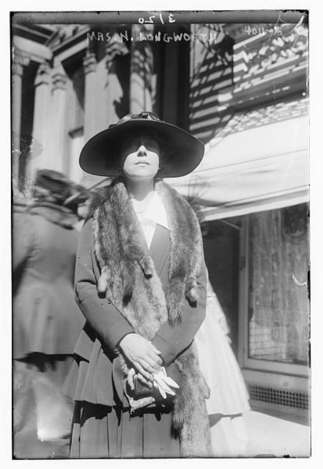 This is What Alice Lee Roosevelt Longworth Looked Like  in 1908 