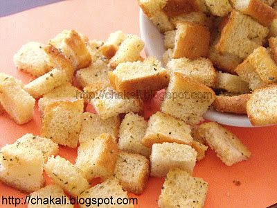 garlic croutons, Homemade croutons recipe, baked croutons, easy crouton recipe