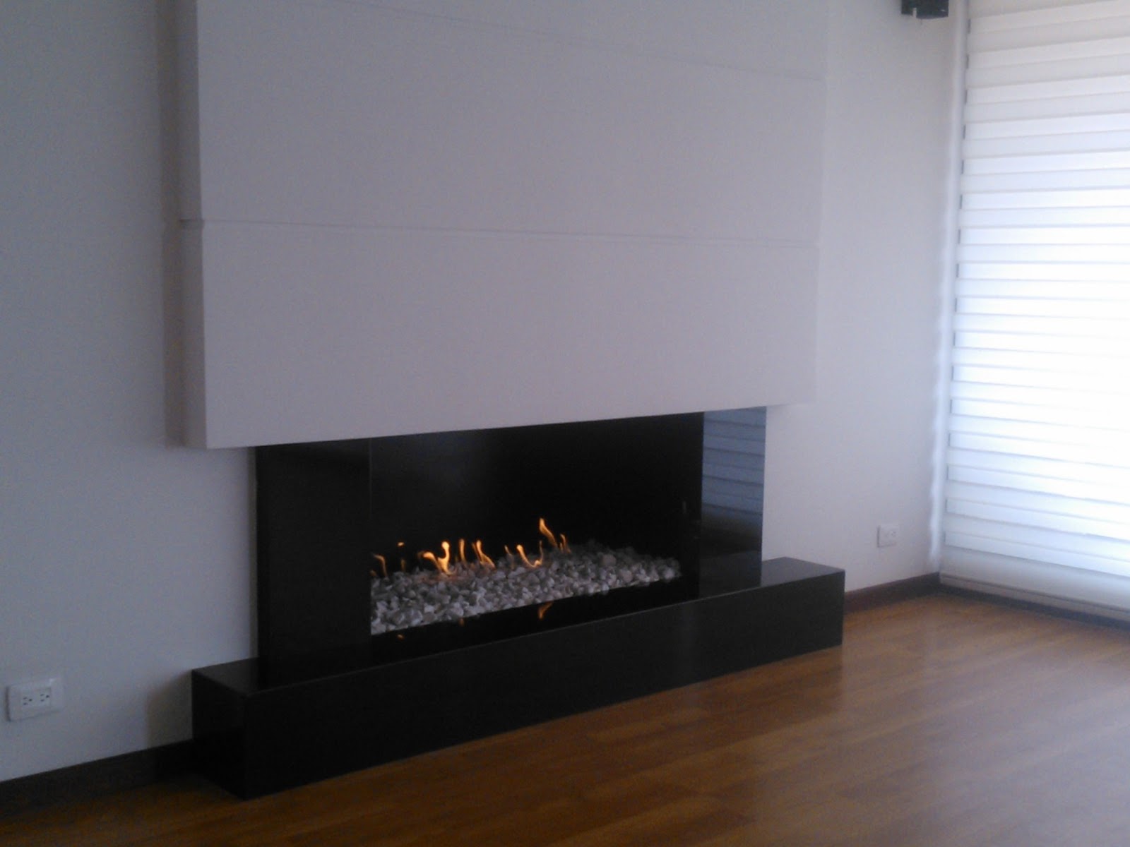 INDUSTRIAS UNIDAS: CHIMENEAS A GAS, ETANOL Y TRADICIONAL, ENCHAPES Y