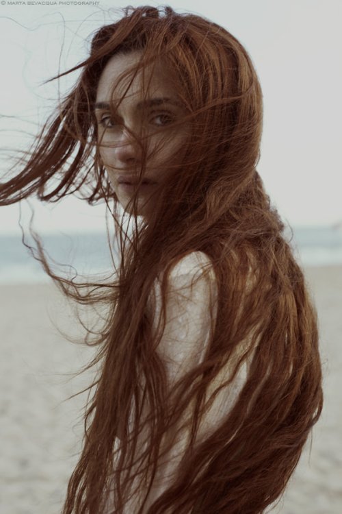 A fotografia poética e fashion com belas mulheres de Marta Bevacqua Marta Bevacqua fotografia fashion artística modelos mulheres beleza