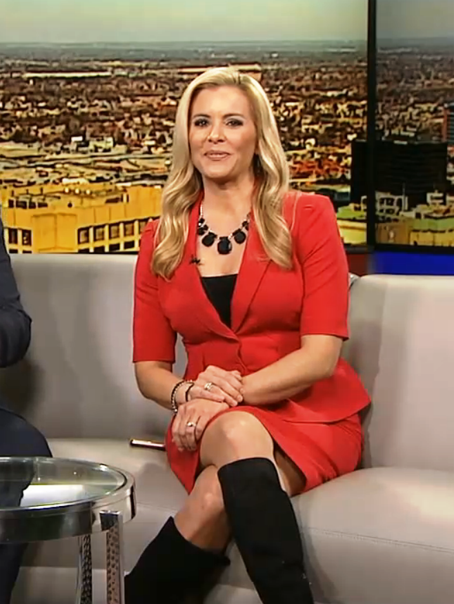 THE APPRECIATION OF NEWSWOMEN WEARING BOOTS BLOG: THE AMY ANDREWS STYLE FILE